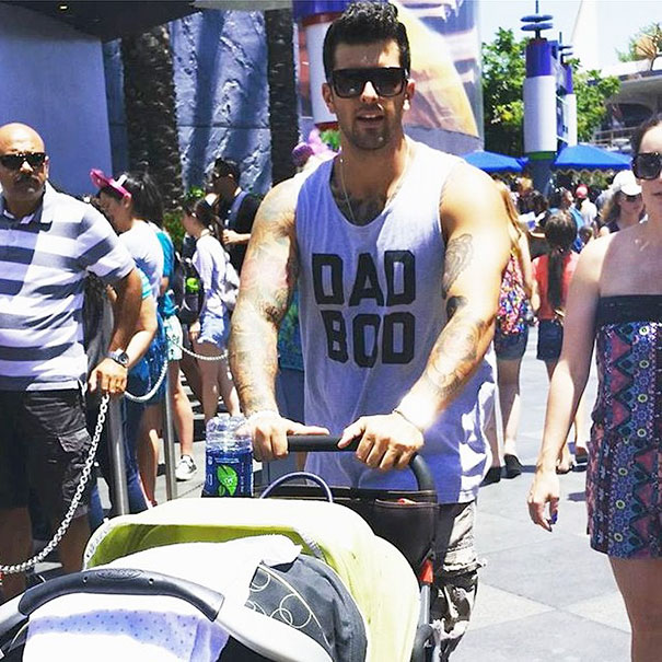The Hottest Dads At Disneyland
