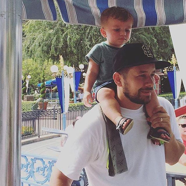 The Hottest Dads At Disneyland