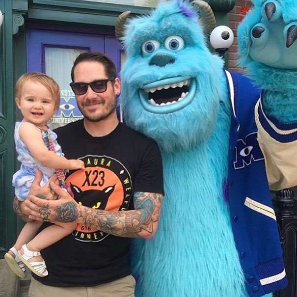 The Hottest Dads At Disneyland
