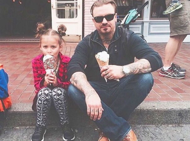 The Hottest Dads At Disneyland