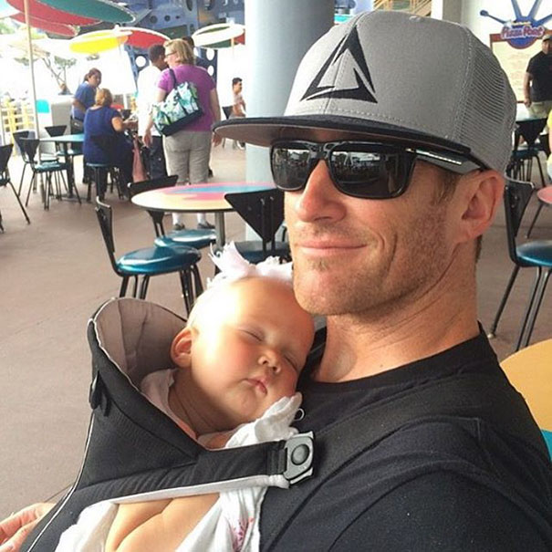 The Hottest Dads At Disneyland