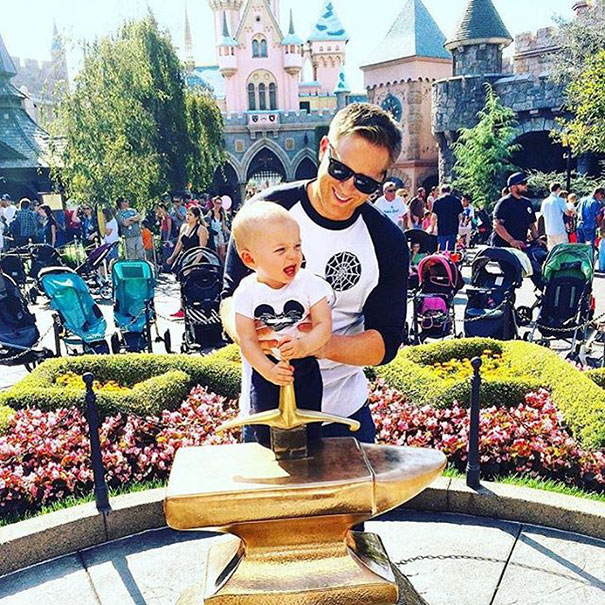The Hottest Dads At Disneyland