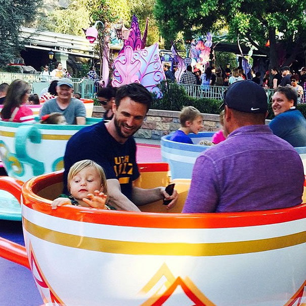 The Hottest Dads At Disneyland