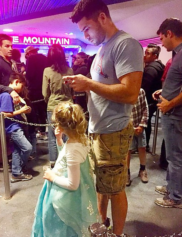 The Hottest Dads At Disneyland