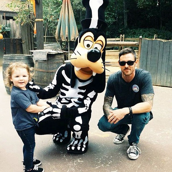 The Hottest Dads At Disneyland
