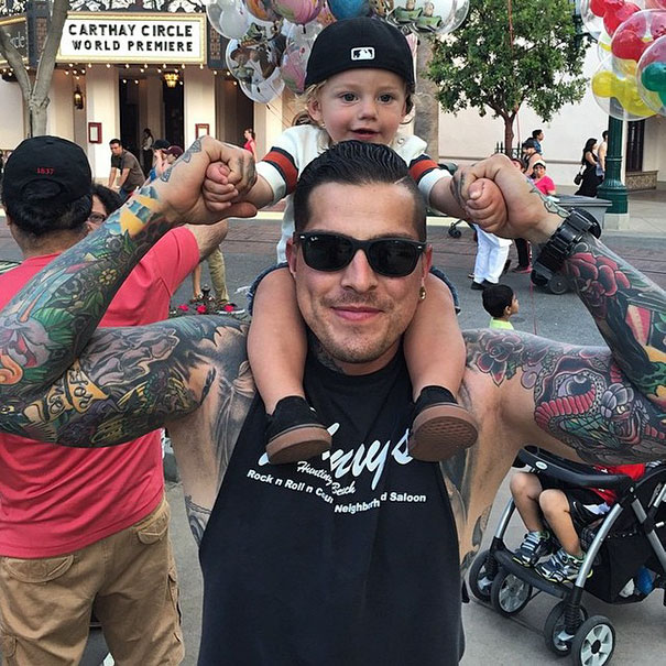The Hottest Dads At Disneyland