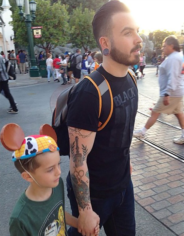 The Hottest Dads At Disneyland