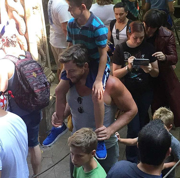 The Hottest Dads At Disneyland