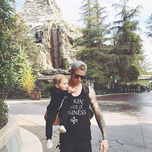 The Hottest Dads At Disneyland