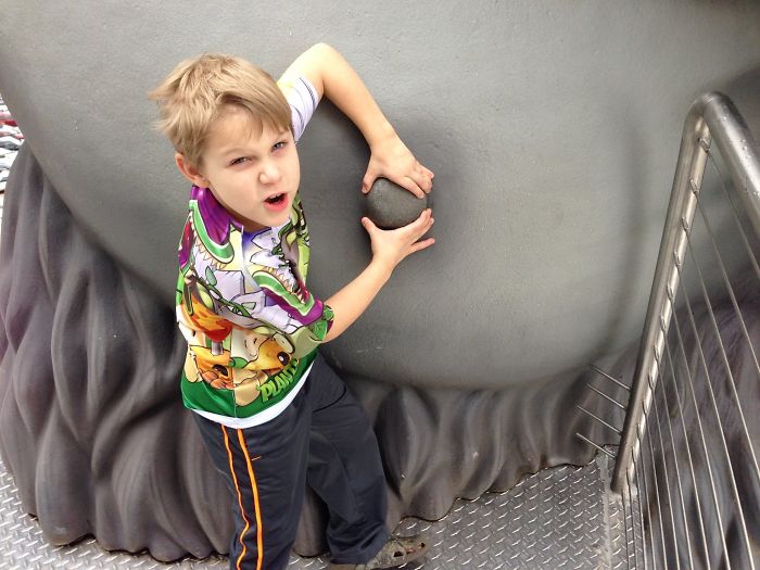 When Your Child Sees A Huge King Kong And Cannot Believe How Big His Nipple Is!