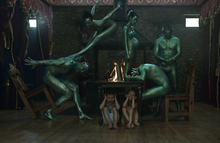 Levitation: I Combine Chaos And Elegance In My Gravity-defying Pictures Levitation: I Combine Chaos And Elegance In My Gravity-defying Pictures