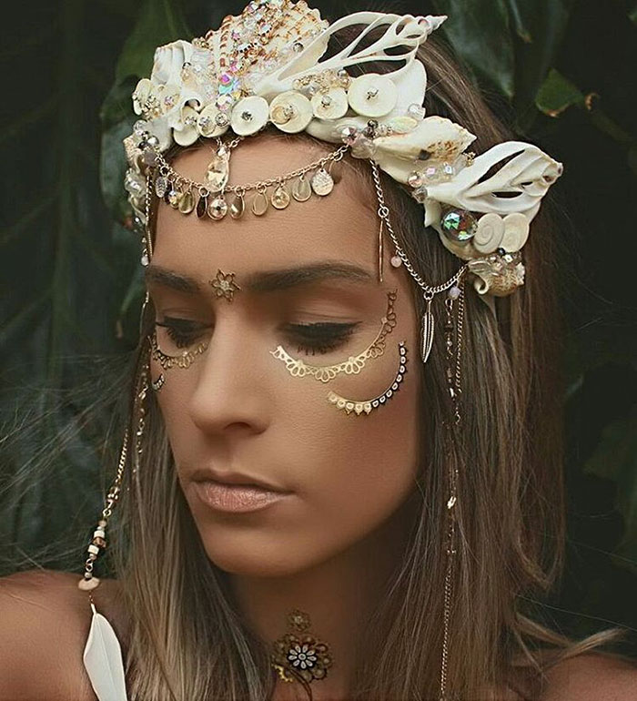 Mermaid Crowns With Real Seashells Are Taking Internet By Storm Mermaid Crowns With Real Seashells Are Taking Internet By Storm