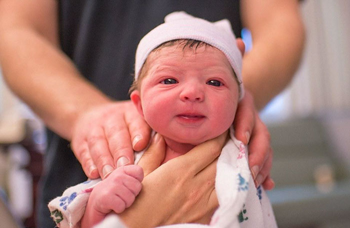 mother-photographs-her-child-birth-labour-lisa-robinson-17 mother-photographs-her-child-birth-labour-lisa-robinson-17