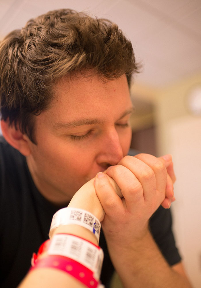 mother-photographs-her-child-birth-labour-lisa-robinson-6 mother-photographs-her-child-birth-labour-lisa-robinson-6