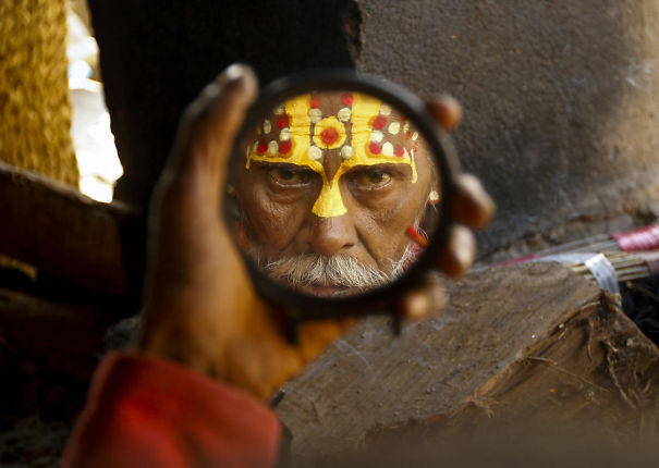 nmaha-shivarti-india-face-mirror-579bffd5963fa.jpg