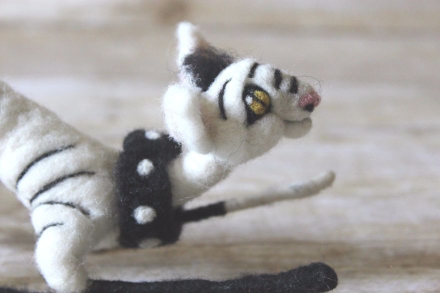 I Make Needle Felted Sphinx Cats With Wool Roving