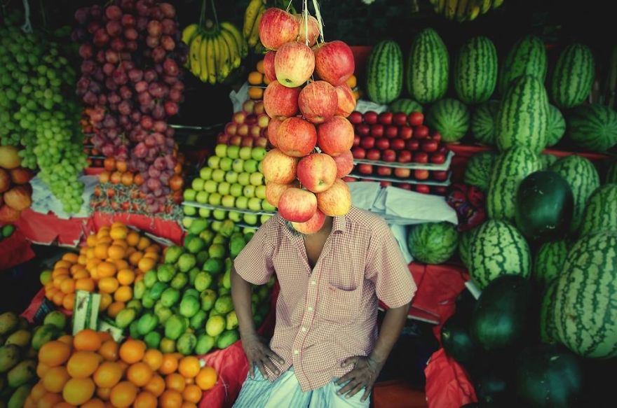 Fruit Heads: I Photographed Fruit Salesmen Holding Fruit They Sell Over Their Heads