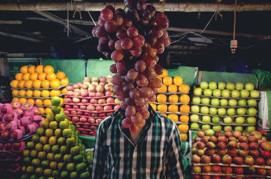 Fruit Heads: I Photographed Fruit Salesmen Holding Fruit They Sell Over Their Heads Fruit Heads: I Photographed Fruit Salesmen Holding Fruit They Sell Over Their Heads