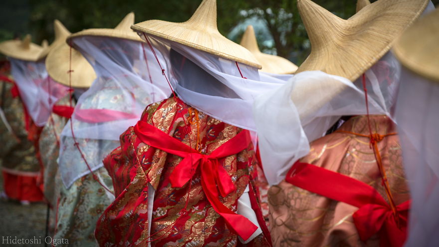 Japanese Photographer Captures One Of The Most Beautiful Parades In Japan