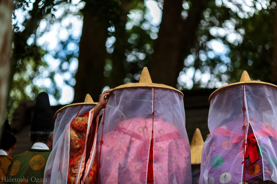 Japanese Photographer Captures One Of The Most Beautiful Parades In Japan