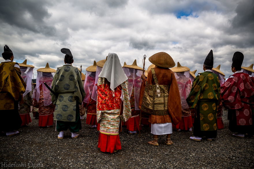 Japanese Photographer Captures One Of The Most Beautiful Parades In Japan