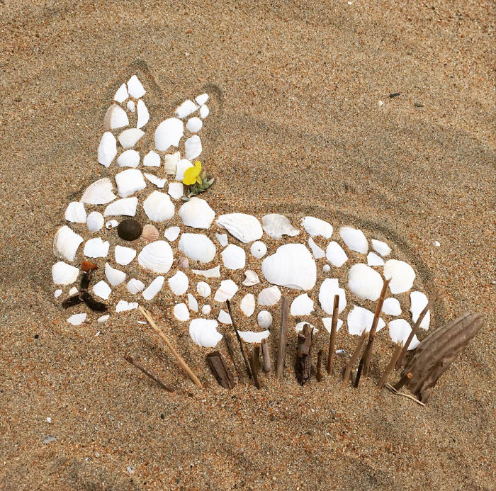 I Create Temporary Beach Mosaics From Things I Find There (Part 2) I Create Temporary Beach Mosaics From Things I Find There (Part 2)