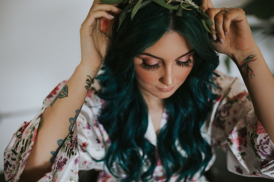 Paralyzed Woman Surprises Everyone When She Stands Up And Starts Walking Down The Aisle Paralyzed Woman Surprises Everyone When She Stands Up And Starts Walking Down The Aisle