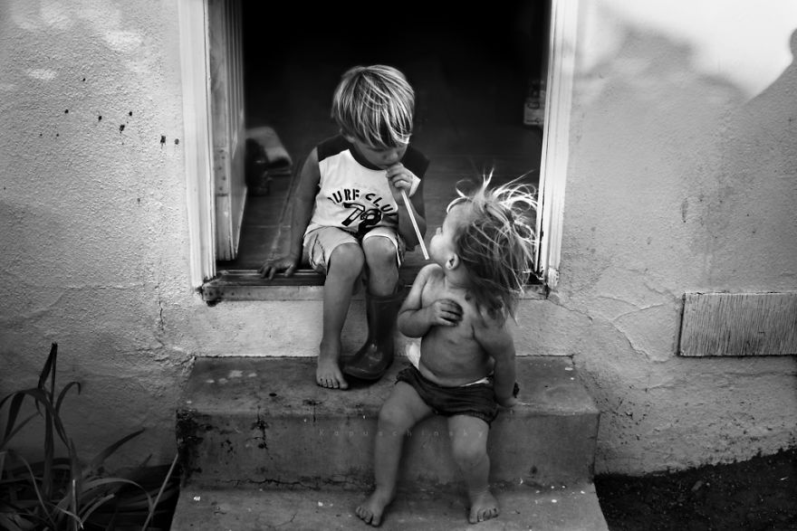 I Create Black & White Images Showing The Best Childhood Memories Are Made Without Technology I Create Black & White Images Showing The Best Childhood Memories Are Made Without Technology