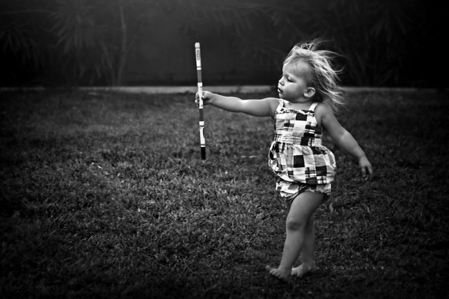 I Create Black & White Images Showing The Best Childhood Memories Are Made Without Technology
