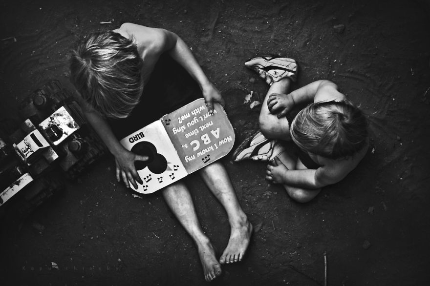 I Create Black & White Images Showing The Best Childhood Memories Are Made Without Technology I Create Black & White Images Showing The Best Childhood Memories Are Made Without Technology