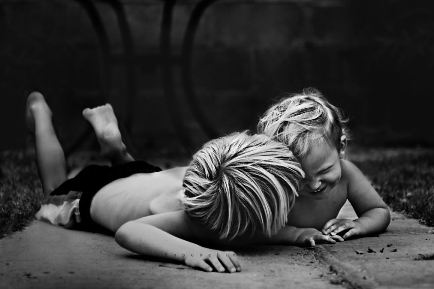 I Create Black & White Images Showing The Best Childhood Memories Are Made Without Technology