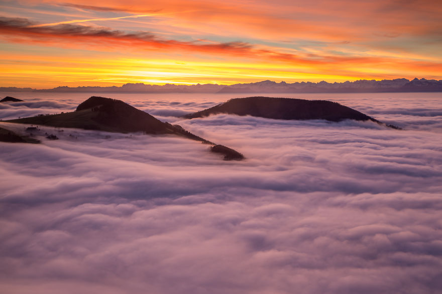 I Photographed The Waves Of Fog