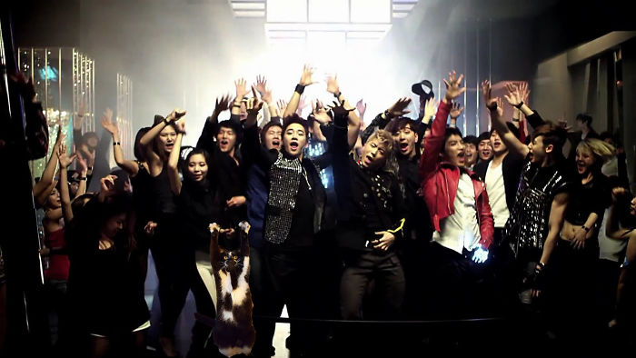 Kitty Dance 'put Your Hands Up" With 2 Pm