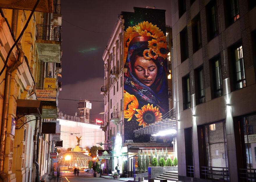 The Giant Art Transforming Kiev