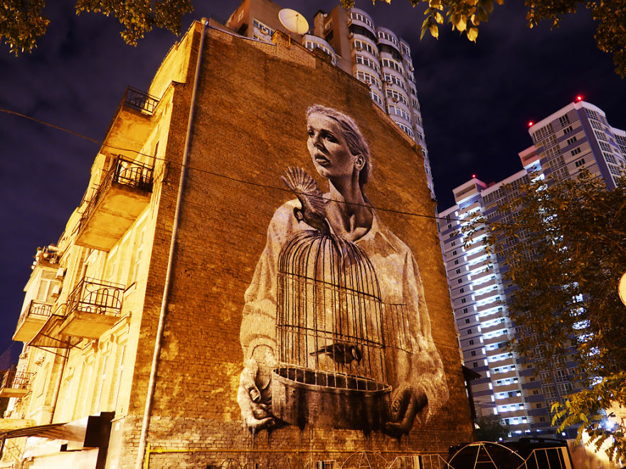 The Giant Art Transforming Kiev