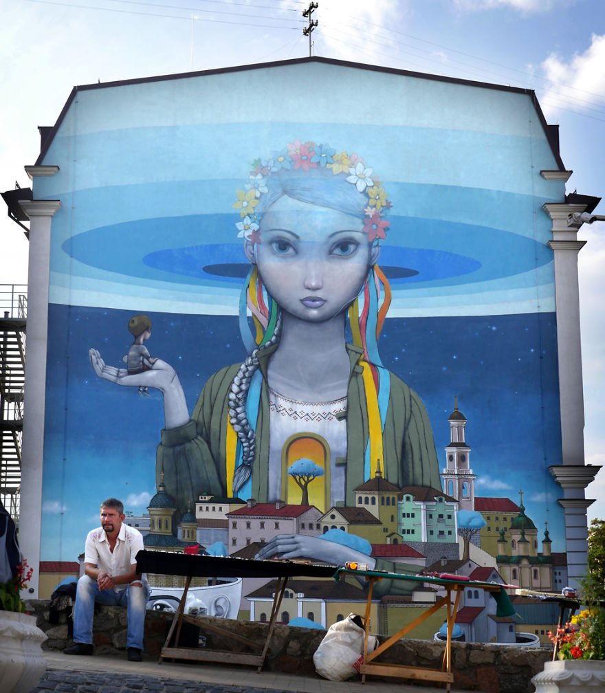 The Giant Art Transforming Kiev