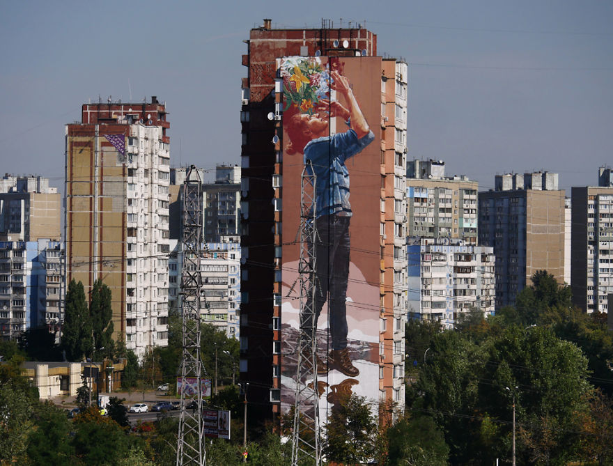 The Giant Art Transforming Kiev