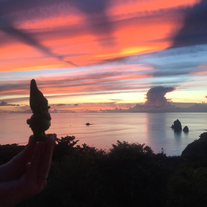 This Cheerful Gnome Is Travelling The World And He'll Make You Want To Travel Too This Cheerful Gnome Is Travelling The World And He'll Make You Want To Travel Too