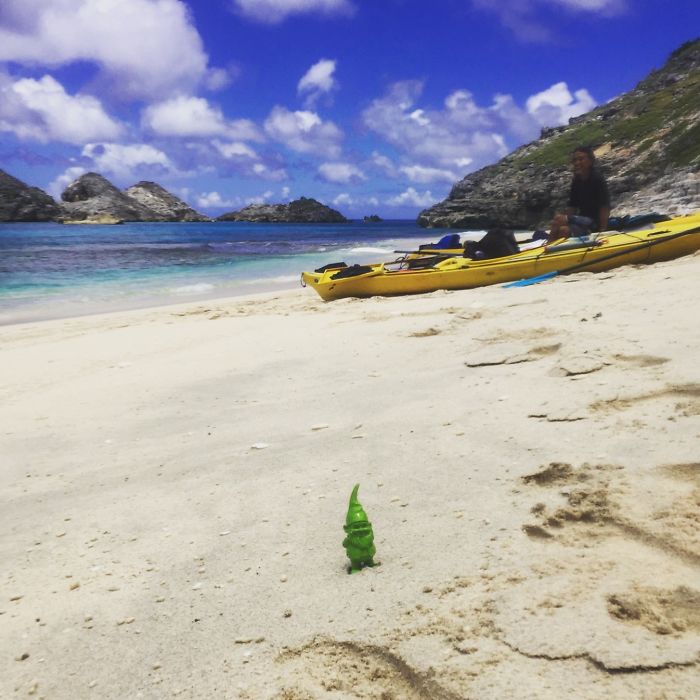 This Cheerful Gnome Is Travelling The World And He'll Make You Want To Travel Too This Cheerful Gnome Is Travelling The World And He'll Make You Want To Travel Too