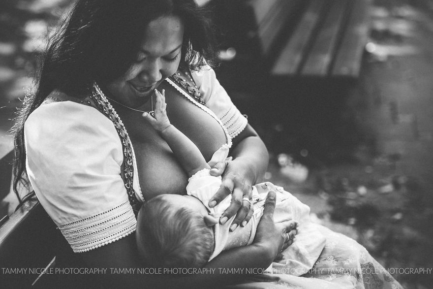 Photographer Shares Nursing Photos To Support The World Breastfeeding Week 2016 Photographer Shares Nursing Photos To Support The World Breastfeeding Week 2016