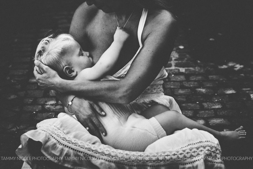 Photographer Shares Nursing Photos To Support The World Breastfeeding Week 2016 Photographer Shares Nursing Photos To Support The World Breastfeeding Week 2016