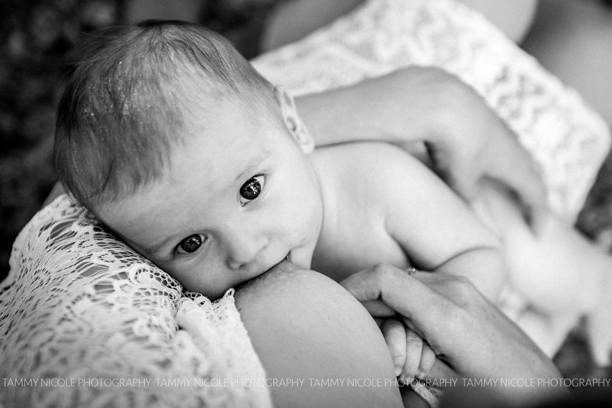 Photographer Shares Nursing Photos To Support The World Breastfeeding Week 2016 Photographer Shares Nursing Photos To Support The World Breastfeeding Week 2016