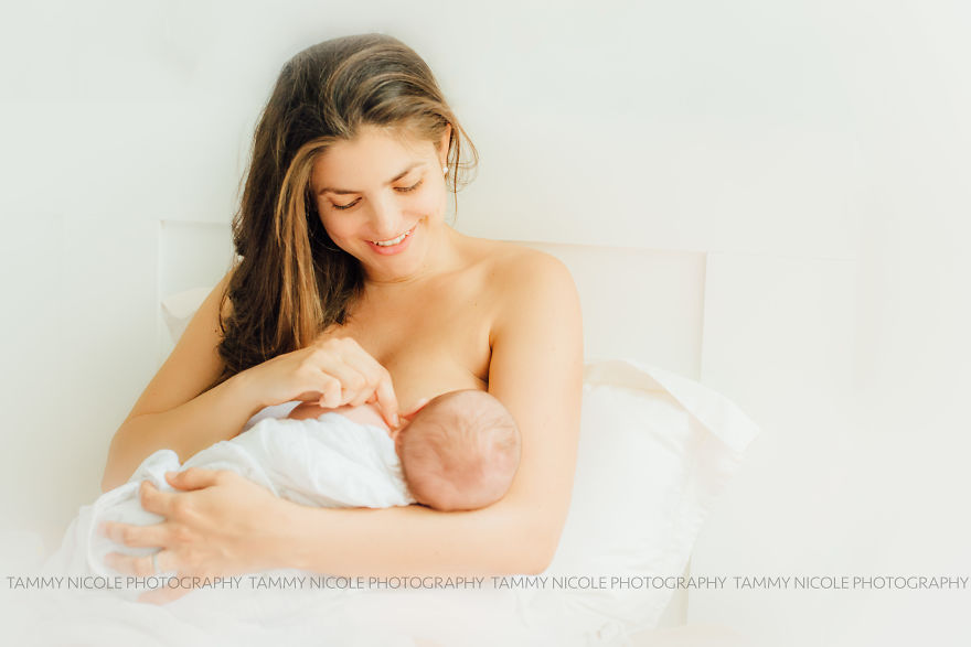 Photographer Shares Nursing Photos To Support The World Breastfeeding Week 2016