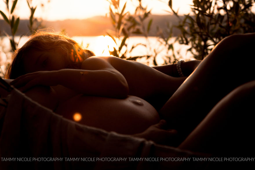 Photographer Shares Nursing Photos To Support The World Breastfeeding Week 2016 Photographer Shares Nursing Photos To Support The World Breastfeeding Week 2016