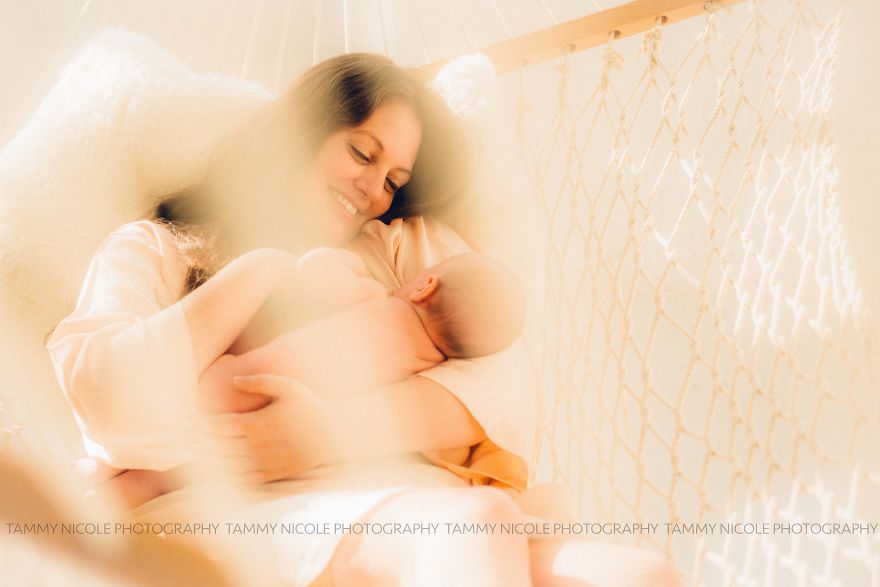 Photographer Shares Nursing Photos To Support The World Breastfeeding Week 2016