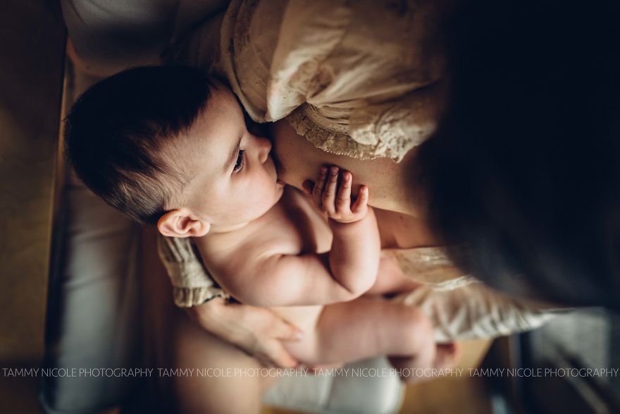Photographer Shares Nursing Photos To Support The World Breastfeeding Week 2016 Photographer Shares Nursing Photos To Support The World Breastfeeding Week 2016