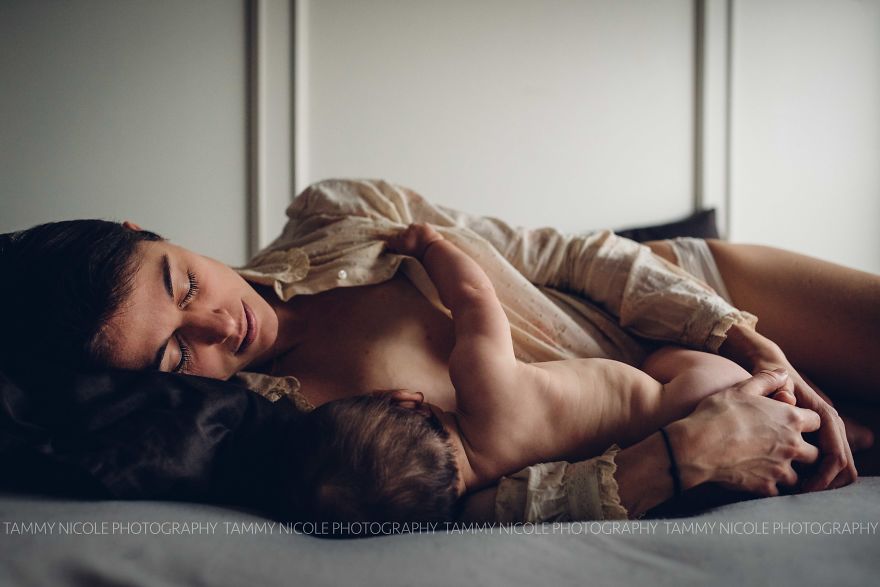 Photographer Shares Nursing Photos To Support The World Breastfeeding Week 2016 Photographer Shares Nursing Photos To Support The World Breastfeeding Week 2016