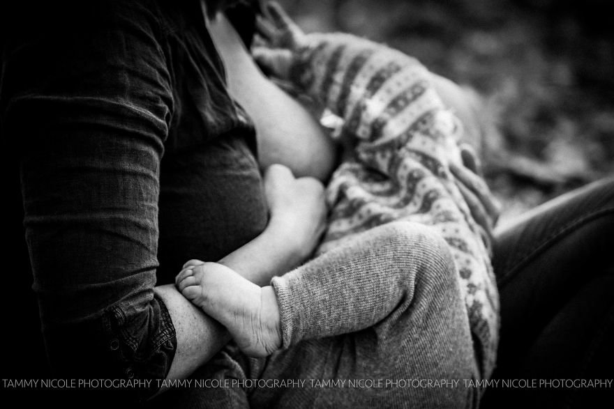 Photographer Shares Nursing Photos To Support The World Breastfeeding Week 2016 Photographer Shares Nursing Photos To Support The World Breastfeeding Week 2016
