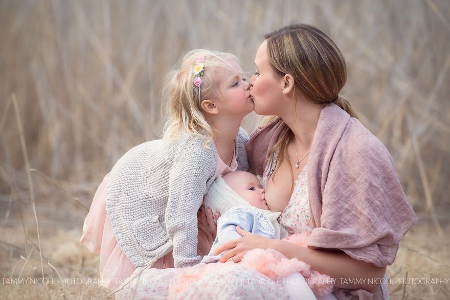 Photographer Shares Nursing Photos To Support The World Breastfeeding Week 2016