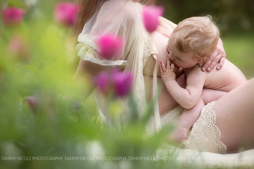 Photographer Shares Nursing Photos To Support The World Breastfeeding Week 2016